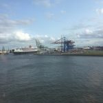 Die Queen Mary 2 und Hafenanlagen